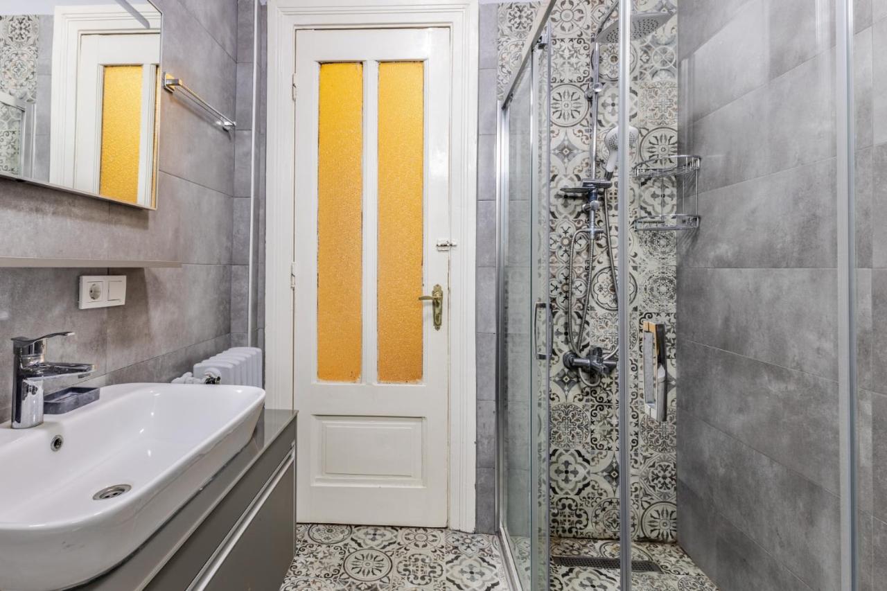 Apartament Flat With Balcony And Bosphorus View In Beyoglu Stambuł Zewnętrze zdjęcie